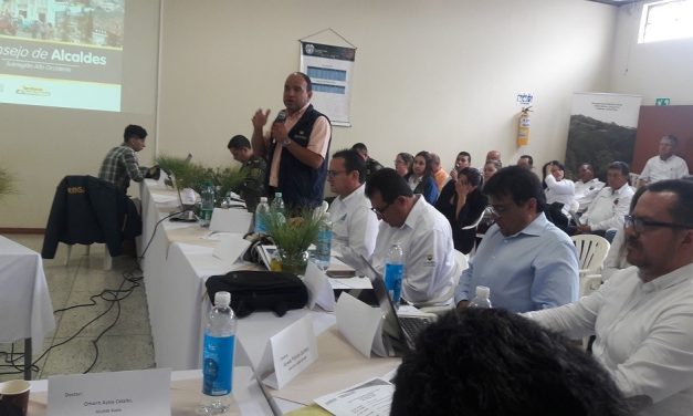 ALCALDES DEL ALTO OCCIDENTE Y DEL CENTRO SUR AGRADECEN SOLICITUD DEL GOBERNADOR PARA UN EMPRÉSTITO POR 12 MIL MILLONES DE PESOS, DESTINADOS A ADECUAR CENTRALES DE SACRIFICIO. GOBIERNO DE CALDAS REALIZÓ CONSEJOS DE ALCALDES EN LAS DOS SUBREGIONES