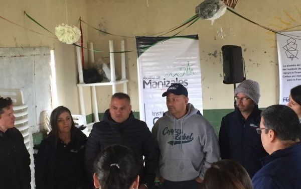 EL GERENTE DEL INSTITUTO DE CULTURA Y TURISMO, ESCUCHÓ LAS INQUIETUDES DE LA COMUNIDAD DE LA VEREDA EL DESQUITE