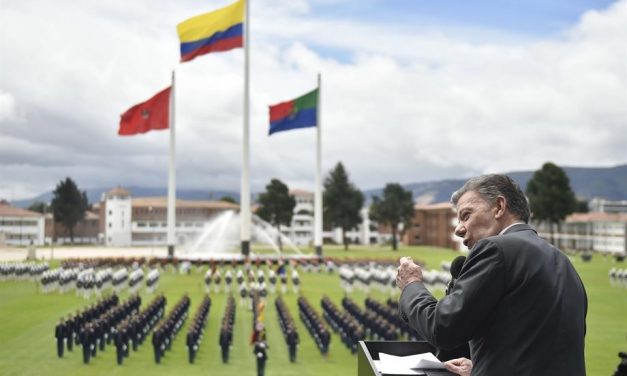 Hoy el Ejército de Colombia es admirado por su eficiencia y respeto al DIH, dijo el Presidente en último acto en la Escuela Militar