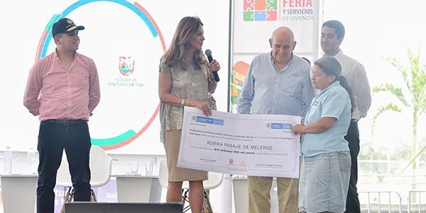 Vicepresidenta ratifica el compromiso del Gobierno con el crecimiento económico del país