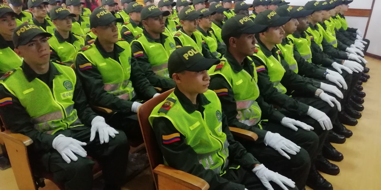 45 AUXILIARES DE POLICÍA, JURARON ANTE DIOS Y LA PATRIA, SERVIR A NUESTRA COMUNIDAD