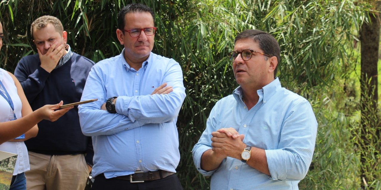 Inicia conexión de industrias a interceptor