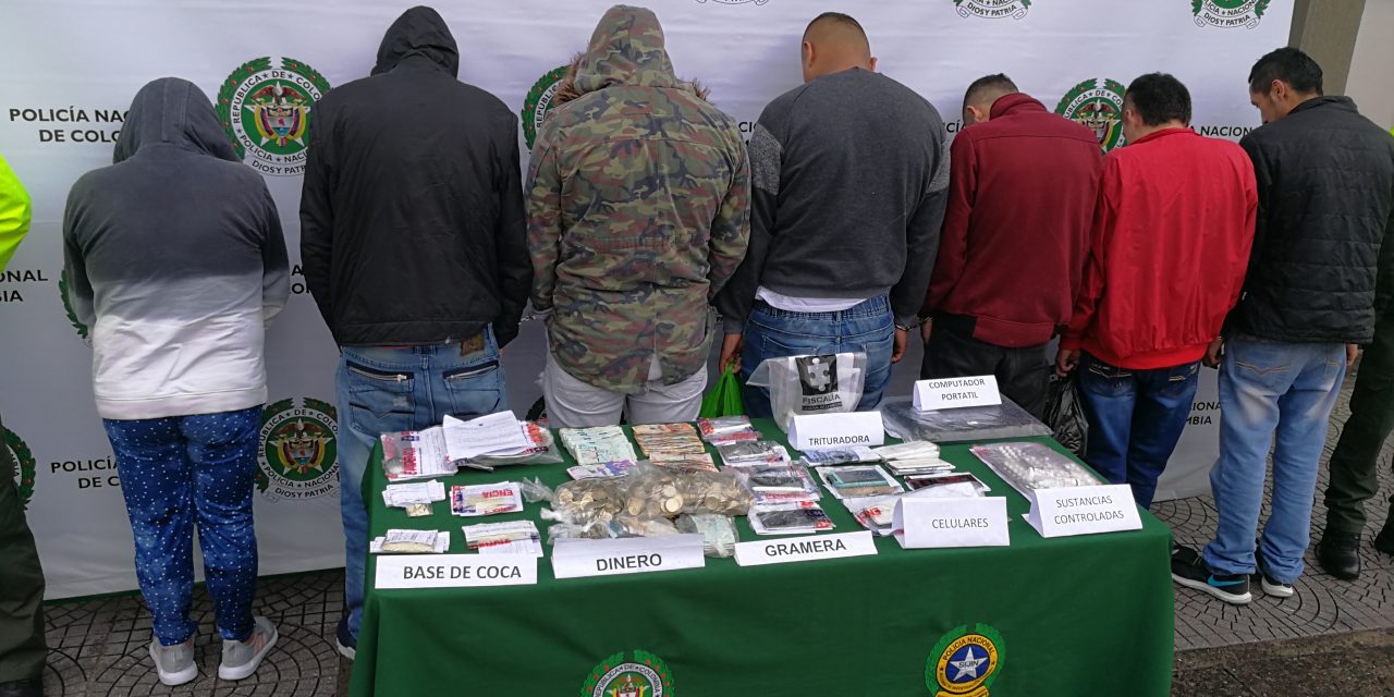 NUEVO GOLPE A OTRA ESTRUCTURA DELINCUENCIAL DE ESTUPEFACIENTES EN LA COMUNA 5    OPERACIÓN “IRIS” ENCAMINADA A RECUPERAR ESPACIOS LIBRES DE DROGAS, CERCANOS A COLEGIOS    INVESTIGADORES CAPTURAN LA TOTALIDAD DE LOS INTEGRANTES