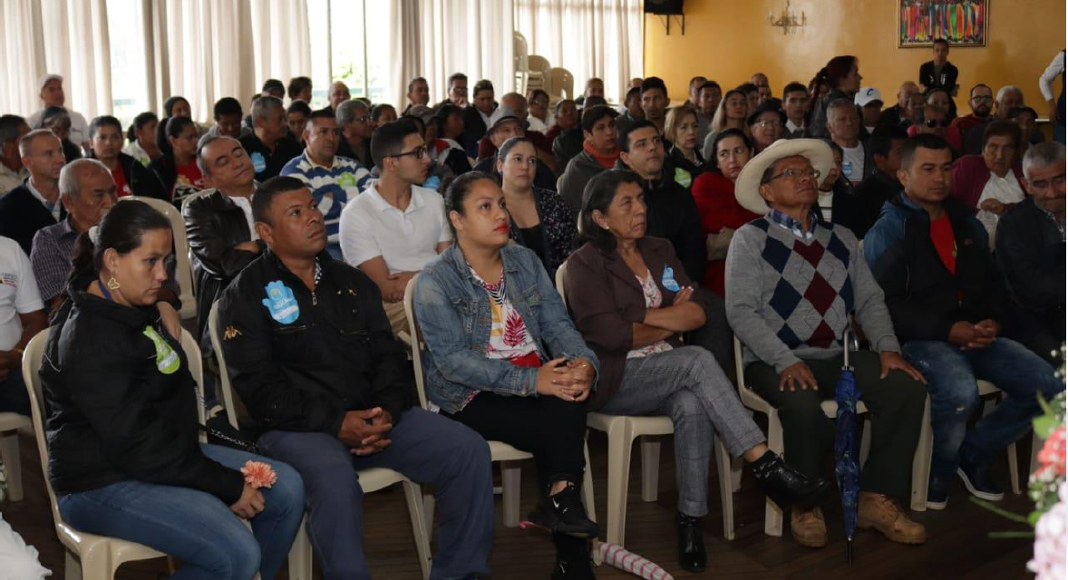 Camilo Gaviria firma en Riosucio el pacto por la Multiculturalidad