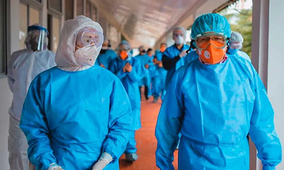 Para garantizar atención a pacientes graves de covid-19, el país amplió capacidad de las UCI de 5.345 camas a 6.364 en tres meses
