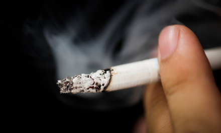 El consumo de tabaco aumenta los riesgos de enfermedades bucales y los riesgos de muerte en caso de contagio por Covid 19